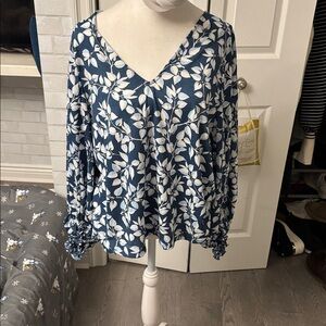 loose fitting loose sleev blouse